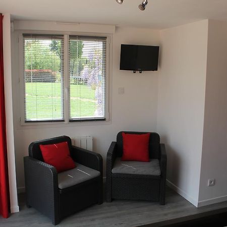 Bed and Breakfast Le Champ De La Ferme Saint-Gervais en-Belin Exterior foto