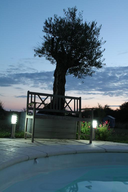 Bed and Breakfast Le Champ De La Ferme Saint-Gervais en-Belin Exterior foto