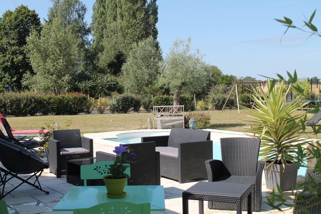 Bed and Breakfast Le Champ De La Ferme Saint-Gervais en-Belin Exterior foto