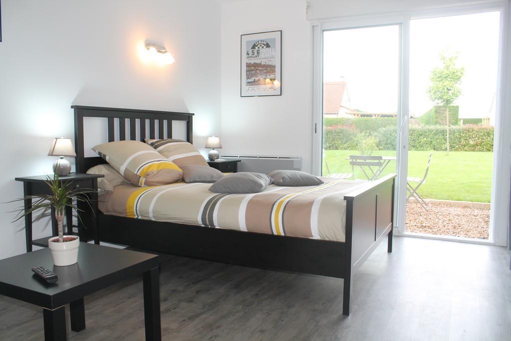 Bed and Breakfast Le Champ De La Ferme Saint-Gervais en-Belin Exterior foto