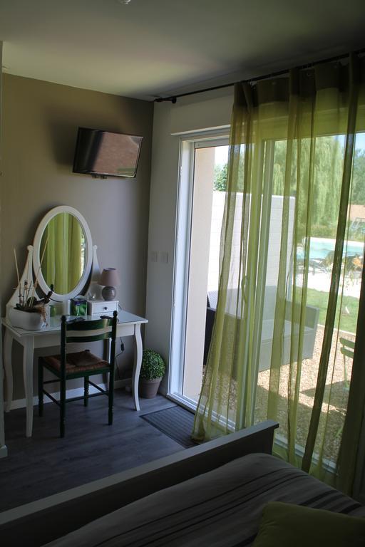 Bed and Breakfast Le Champ De La Ferme Saint-Gervais en-Belin Exterior foto