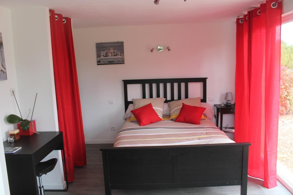 Bed and Breakfast Le Champ De La Ferme Saint-Gervais en-Belin Exterior foto